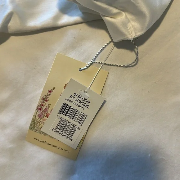 Bridal Robe - Picture 3 of 5